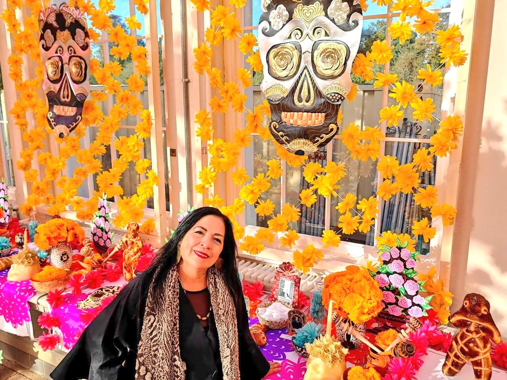 LatAmTravelist's tweet photo. #KewGardens has had a magical #Mexico makeover, with a stunning festival of art, plants, music and food. Here is my interview with Mexican artist Betsabee Romero, who created the showstopping #DayoftheDead altars: 
Read it here: https://t.co/0RrehQA4oS

#MexicoinKew #VisitMexico https://t.co/zApZQobHmx