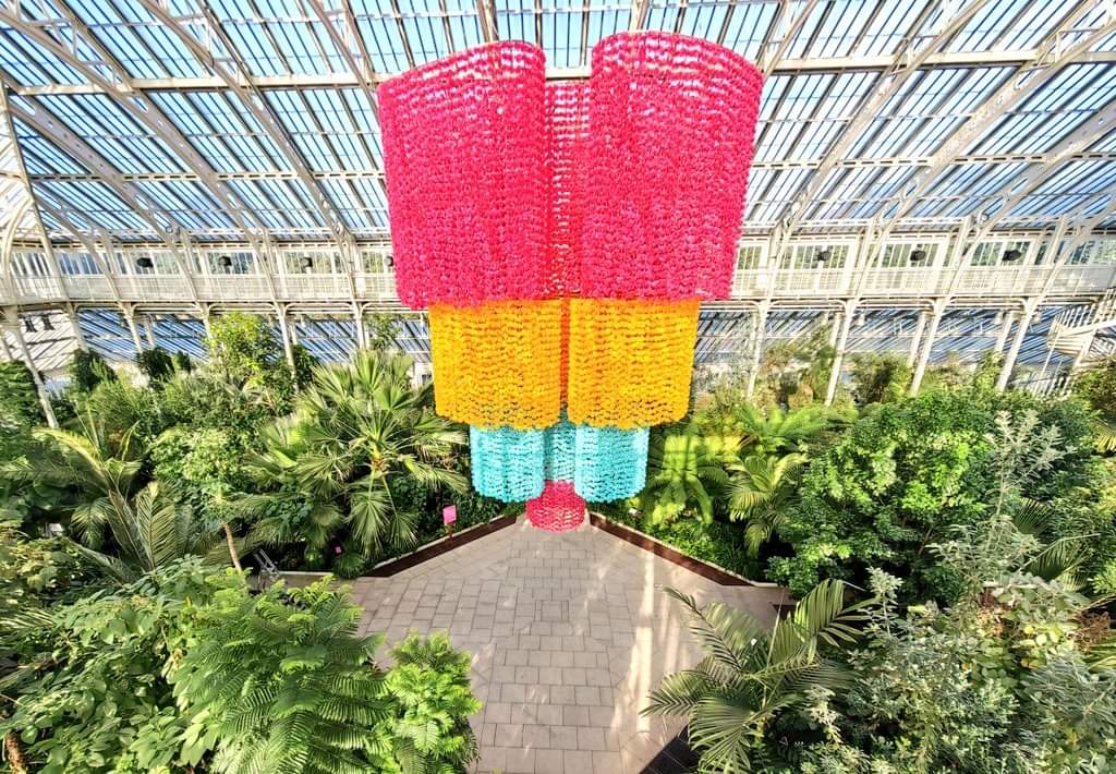 LatAmTravelist's tweet photo. #KewGardens has had a magical #Mexico makeover, with a stunning festival of art, plants, music and food. Here is my interview with Mexican artist Betsabee Romero, who created the showstopping #DayoftheDead altars: 
Read it here: https://t.co/0RrehQA4oS

#MexicoinKew #VisitMexico https://t.co/zApZQobHmx