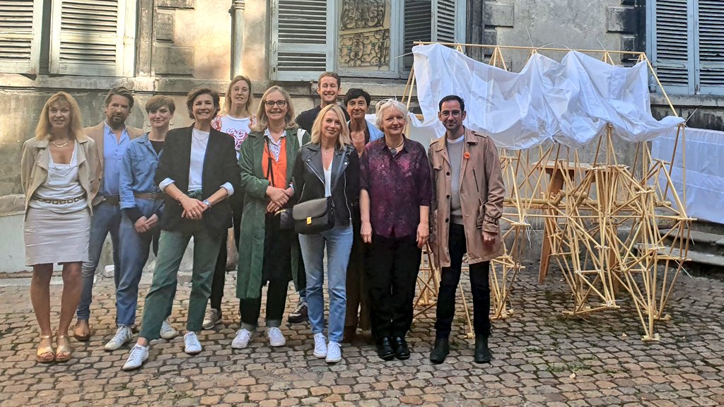 fabfestivalbdx's tweet image. Le #FAB22 invite les professionnels de la #communication qui rayonne en @NvelleAquitaine : heureux d'accueillir les administrateurs @APACOMaquitaine dans nos bureaux.