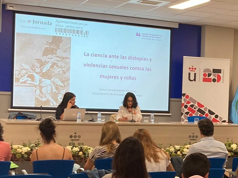 María Ávila Bravo-Villasante tweet media