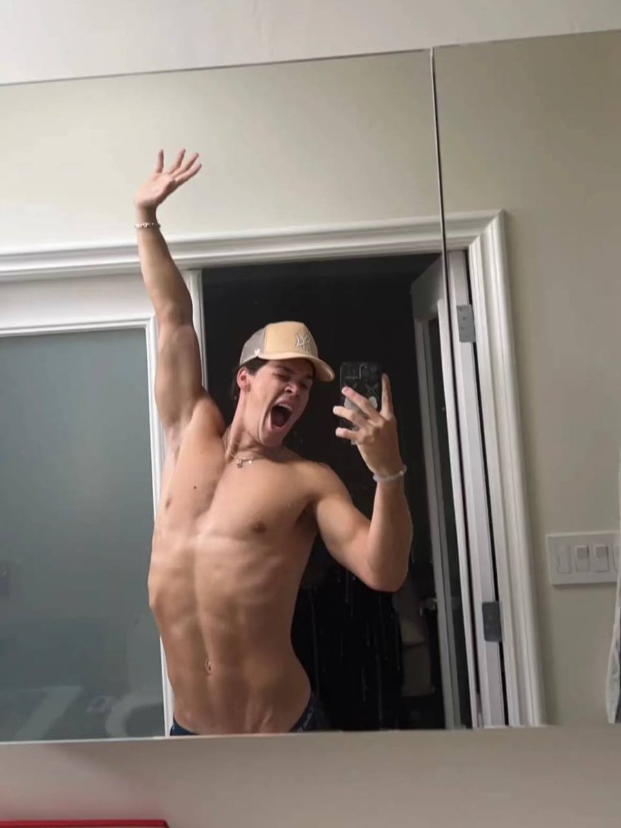 myfavmalecelebs on Twitter: "noah beck"