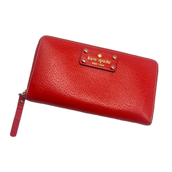 SecondhandTfd's tweet photo. So good I had to share! Check out all the items I'm loving on @Poshmarkapp from @H_Casey90 @iheartresale #poshmark #fashion #style #shopmycloset #katespade #tovlosangeles #louisvuitton: https://t.co/eVZNCvTQI3 https://t.co/JATwW8K0DF