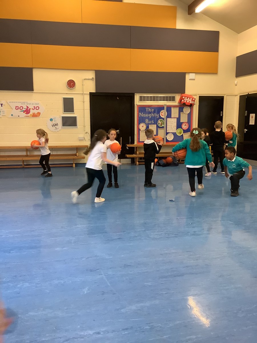 In PE, Year 1 and 2 have been learning how to pass the ball in different ways. They learnt how to do a chest pass and a bounce pass and then used this skill to play a team game. Well done, Class RW, fantastic teamwork!