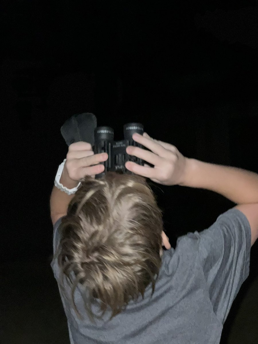 ChrystalReis2's tweet photo. Star gazing with our own guide; the iPad. If you want a fun experience for all ages the GOSkyWatchPlanetarium is it! With moving pictures of the constellations and latitude, longitude coordinates; this iPad app is easy for all ages. We were so excited to catch Cyrus last night! https://t.co/WV8WtB0Slw