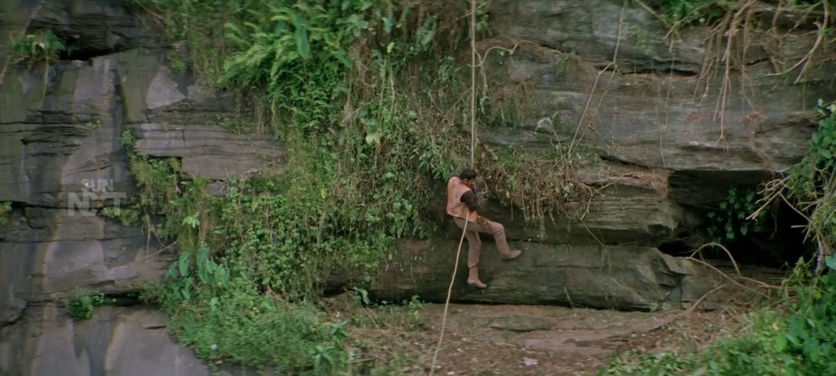 yes_hhhhh's tweet photo. Takkari Donga (2002) dir.Jayanth C.Paranjee https://t.co/pExi3nhBlq