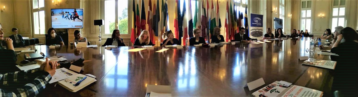 tdh_greece's tweet photo. Teachers' role is critical in the fight against child abuse. But they need our support
1 out of many conclusions after our Roundtable yesterday, attended by 1ry and 2ndary education staff, ministries & CSO #REECproject
Read: https://t.co/mHdHCozxbo
#childrights #abuse #metoo https://t.co/B8ZKczCl7H