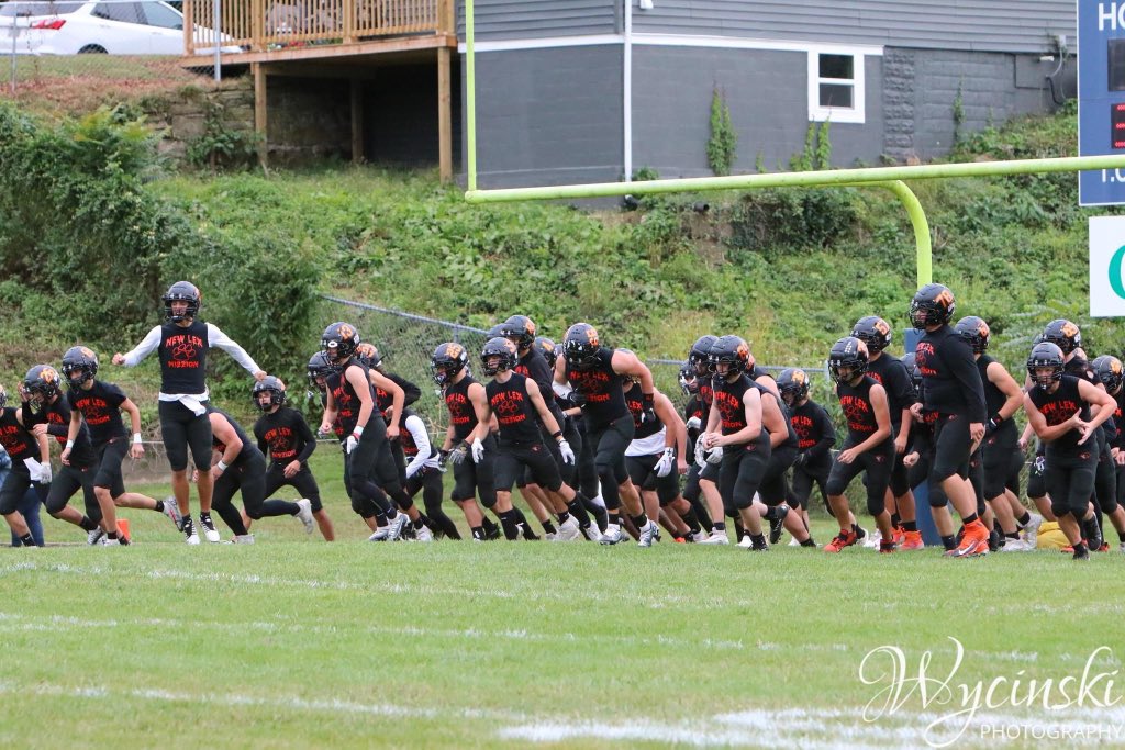 CoachKevinBoard's tweet photo. IT’S GAME DAYY!!! After 2 weeks on the road, we return to Jim Rockwell Stadium for Homecoming!! 
#BeatMeadowbrook #Best https://t.co/UNFB63ObQy