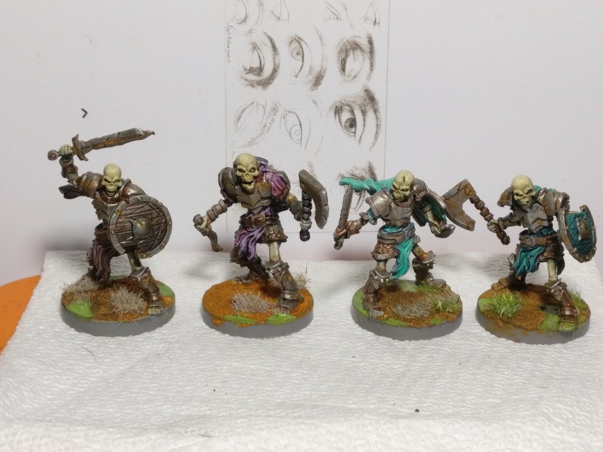 phelanw0lf2501's tweet photo. Haven't painted anything to completion since...April? So it was fun to do a fast and dirty pack of generic skeletons for #finishedfriday
These Hiro Paints texture/basing pastes have been pretty fun to use, local, and cheap, will play with them more down the line. https://t.co/R1TF29FkqO