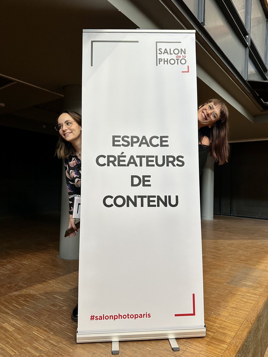 Focus sur la Team Digitale de l'<a href="/agenceindigo/">Agence Indigo</a> qui couvre le live social media du <a href="/SalonPhotoParis/">Salon Photo & Vidéo</a> 📷
Céline &amp; Lucile vous font vivre en direct les moments forts de l'événement 📲
sur tous les réseaux sociaux du Salon 🌐