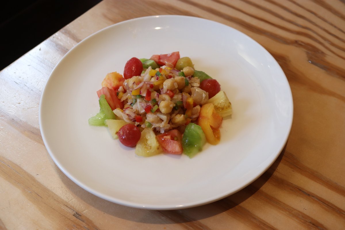 somiatruitesDO's tweet photo. Si no heu tastat els tomàquets del nostre hort, no espereu més que la temporada s'acaba! 🍅

🍴Cigrons amanits amb esqueixada de bacallà i els últims tomàquets de la temporada

👉🏼 Reserves:
93 803 66 26
https://t.co/h0fPzl2IHv

#somiatruites #menúmigdia #esqueixada #proximitat https://t.co/UguumOY4MN