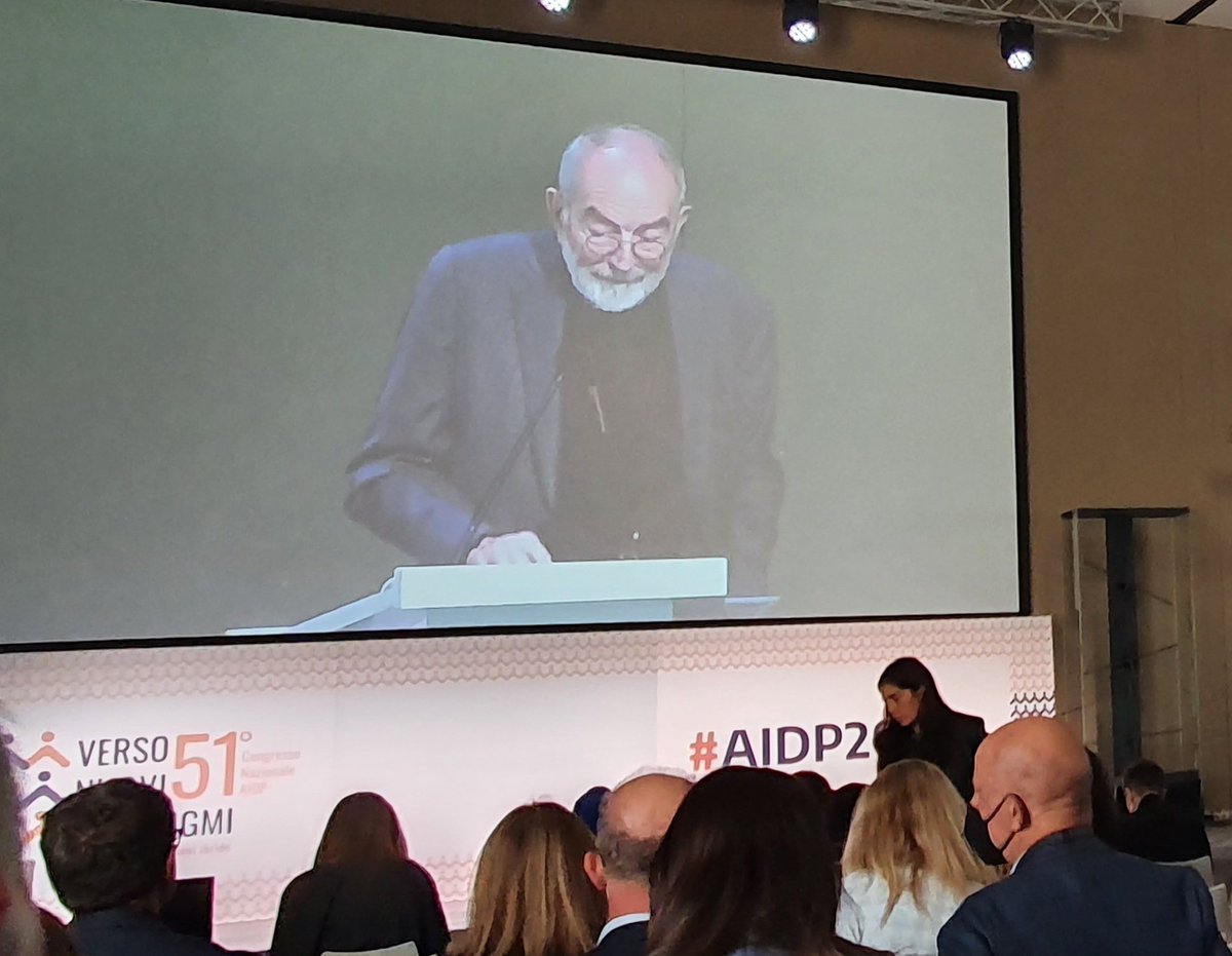 Un intervento profondo e prezioso, dove ogni parola ci indirizza per prendere la giusta rotta #versonuoviparadigmi  Riportiamo solo la fine, che poi è l'inizio: "Si collabora solo se si prende parte. Ci vuole coraggio" Grazie #pierluigicelli #AIDP2022