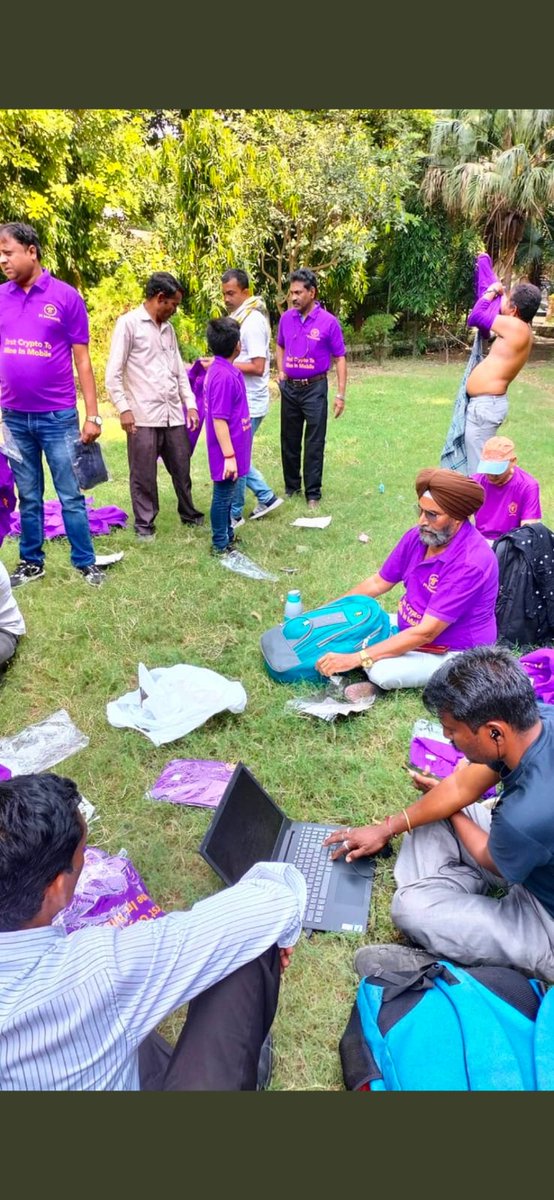 Great to see many pioneers in india getting to lime light by wearing pi Tshirts #PiNetwork