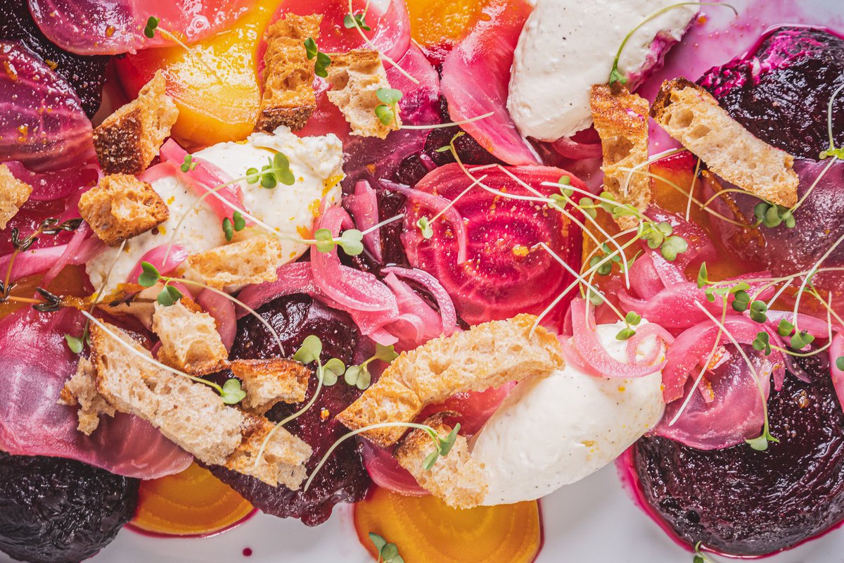 Groobarbs's tweet image. Can’t get over the colours of our beautiful beetroot! Grown on our farm for our veg boxes, and available to eat in our spectacular Field Kitchen @GroobarbsFK #cheshire
