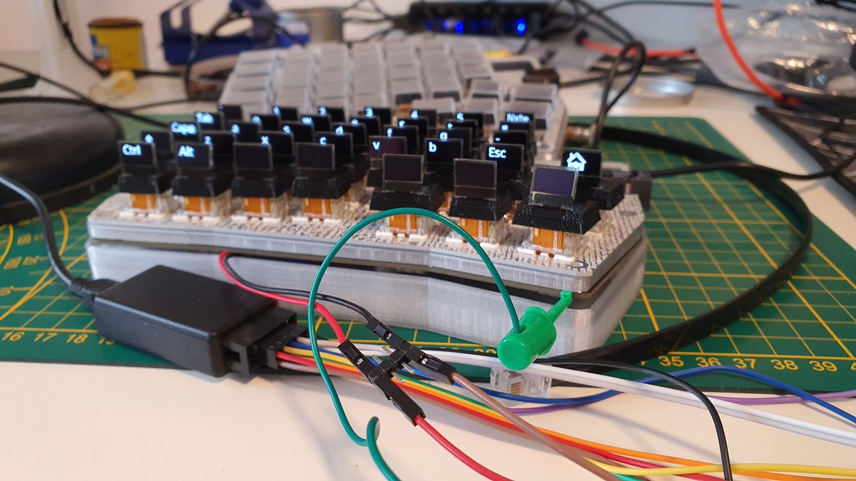 thpoll2's tweet photo. Plans for the weekend: Hardware debugging... what else? #MechanicalKeyboard #PolyKeyboard https://t.co/d4NQ2z5BWI