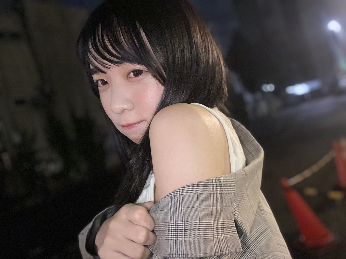 tsubakinoyuko's tweet photo. iPhone純正カメラ 生彼女感🌃 https://t.co/AGivxztGDZ