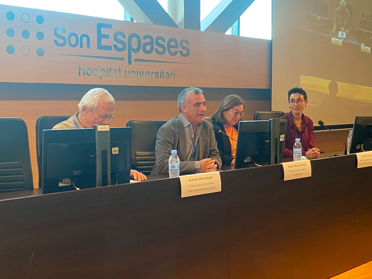rduror's tweet photo. Mesa ¿Quo vadis Atención Primaria en España? Modera @sminue, con Gloria Jodar, @MartaPerezAlv y @OrtunVicente #XCGCAtenciónPrimaria #elvalordeAP https://t.co/ocqKnVSm6r