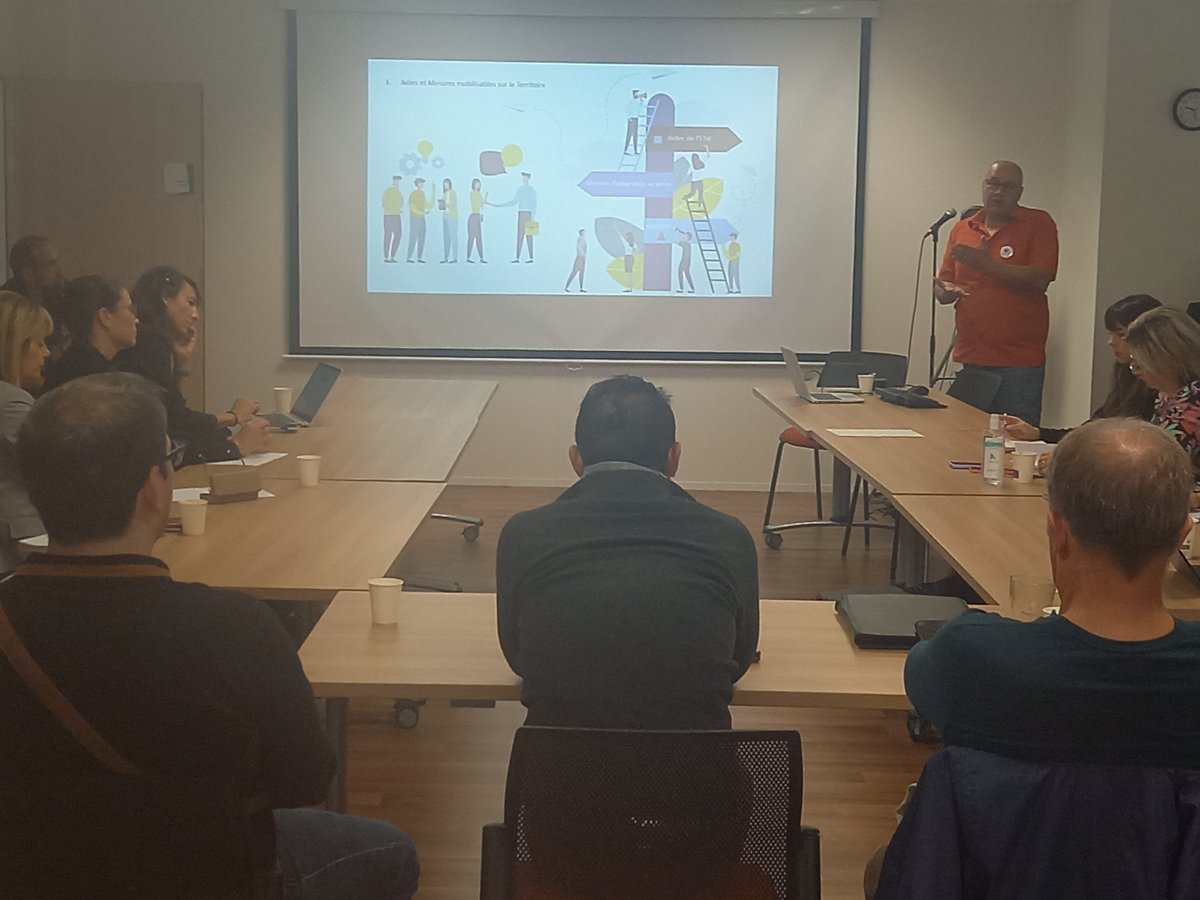 🗣️Présentation de l'offre de services du LUA (Lieu unique d'accompagnement @Poleemploi_oc  &amp; <a href="/Capemploi_/">Cap Emploi</a> ) aux entreprises qui s'engagent des PO. <a href="/FondationFACE/">Fondation FACE</a> 
🙏merci à <a href="/Pyrescom/">Pyrescom</a> <a href="/groupekeolis/">Keolis Group</a> <a href="/ManpowerFrance/">Manpower France</a> <a href="/BanquePopulaire/">Banque Populaire</a> <a href="/AFTRAL/">AFTRAL</a> <a href="/vectalia/">Vectalia</a> pour leur présence.