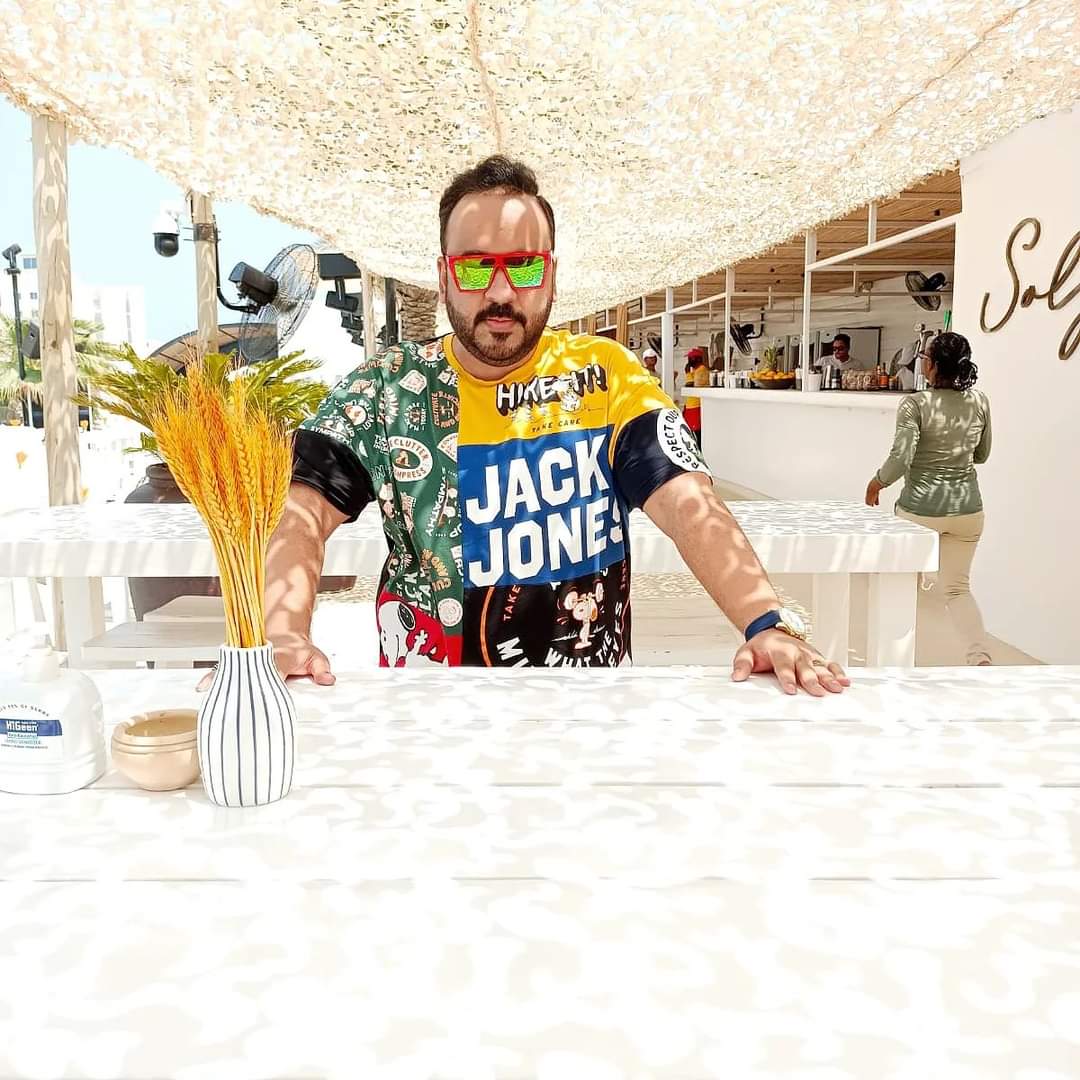 AliAkbarSultan4's tweet photo. “Just because you're awake doesn't mean you should stop dreaming.”
.
.
#bahrain #middleeast #solymar #travel #travelphotography #instagram #producerlife #sultanproductions #aliakbarsultanahmed #cinema #explore #colorful #likeforlikes #followforfollowback #verification #music https://t.co/WGOIq0kFC8