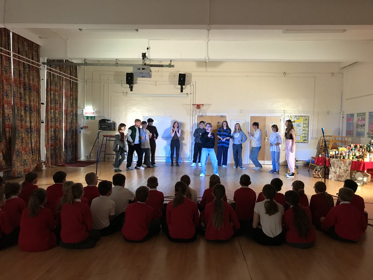 PSMPrimary's tweet photo. Wonderful visit from Heles today. They performed for our year 6 students and ran a workshop after. Thank you 
@HelesDrama
 
@HelesSchool
 
@westcountryST
 #year6 #drama #studentshow https://t.co/8dccmaUe1M