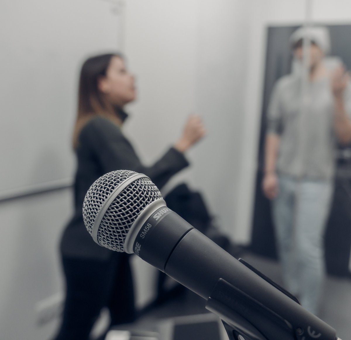 EscuelaRockCamp's tweet photo. El que diga que no vale para cantar, miente. ¡A cantar se aprende, como todo en esta vida!
#clasesdecanto #escueladecanto #canto #madrid #clasescantomadrid #profedecanto #escuelademusica #musicamadrid #acacias #piramidesmadrid https://t.co/Yh2D4aEYxW