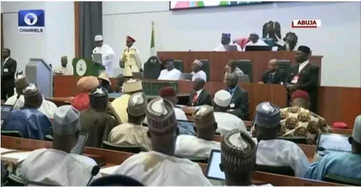 AlexOAlex11's tweet photo. HAPPENING NOW!!

President @MBuhari  Presents the 2023 Budget to the National Assembly. 

The 19.76 Trillion Naira Appropriation Bill will be His Last Budget Presentation as President of the Federal Republic of Nigeria. https://t.co/xhPO8Ra0CF