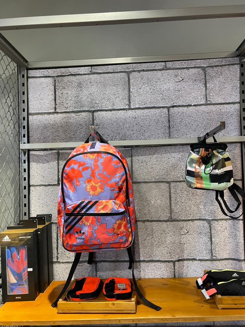 realkingss's tweet photo. Looking at this pictures , I can confidently tell you @ShopTheBcode is not here to joke !!!!
Will definitely visit their store one day
But for now you too can order online from https://t.co/PfFa231EZD and get it delivered!!!
#bCODEStoreLaunch
#bCODELifeIsNotASpectatorSport https://t.co/C8BfKQuZgd