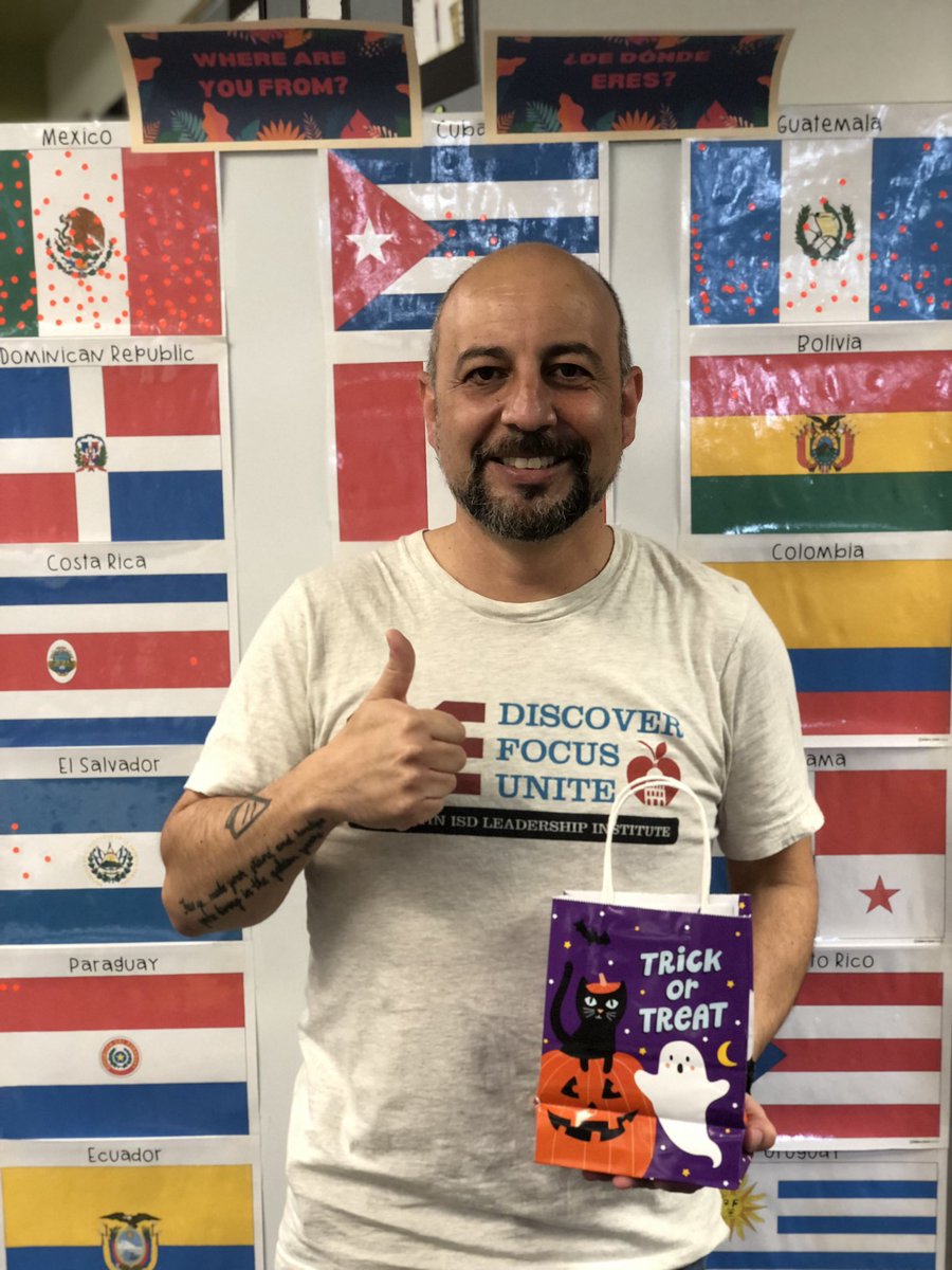 Did you know Principal Cardenas from Alexander Penn Wooldridge Elementary was a professional soccer ⚽️ player in Colombia 🇨🇴? Get to know your principal during #NationalPrincipalsMonth in October. @AustinISD ❤️ it’s principals. @AISD_OSL @AISDSuptMays @WeAreAISD @AISDElementary