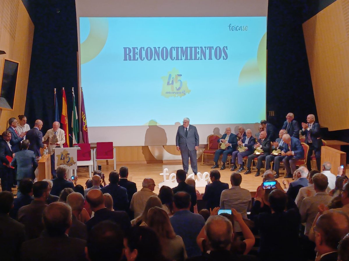 AsersaSolucion's tweet photo. Desde #ASERSA mandamos nuestra más sincera #enhorabuena a @FEICASE por su #45aniversario, así como por el magnífico acto que pudimos disfrutar ayer
¡Vamos a por el futuro! Por muchos más aniversarios y que sigáis desempeñando vuestra magnífica labor 👏👏👏 https://t.co/qP4CjSKQR4