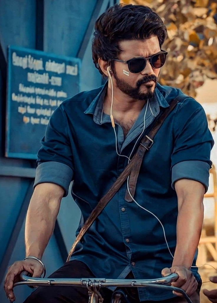 R0ME0__2's tweet photo. A small thread guys. Choose your favourite one ❤

1 )  AJITH                              VIJAY https://t.co/Fp3gBq87qx