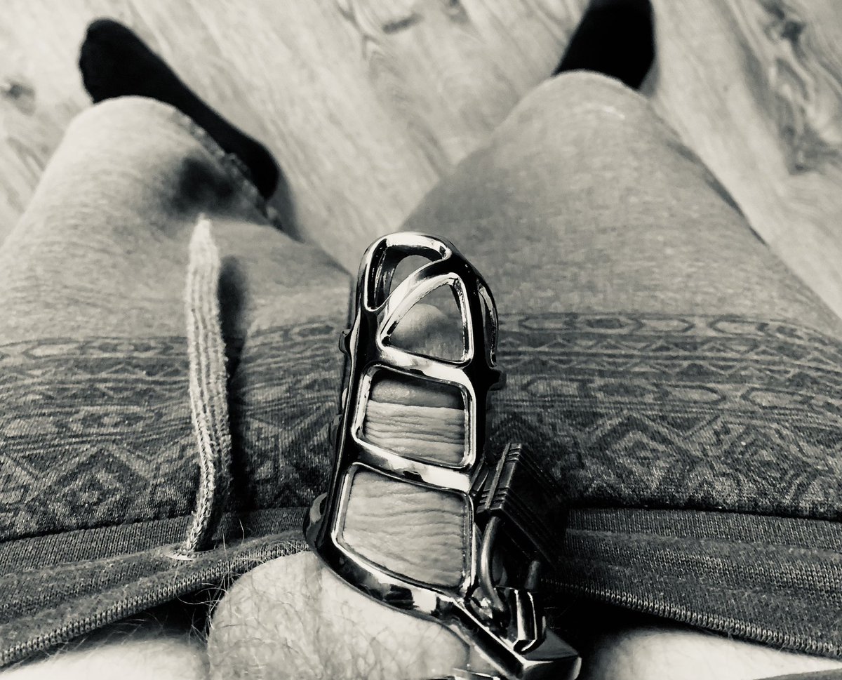 hungfunxox's tweet photo. Had to do this so i could get work done. #chasity #locktober #caged #cagedtop #BatorBros #bator https://t.co/T16SFooJyc
