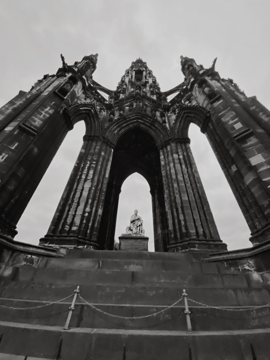 sysiudphoto's tweet photo. #Edinburgh #Scotland #travel #travelphotography #city #urbanphotography #architecture #architecturephotography #photooftheday #photographer https://t.co/xvfMMYeRTh