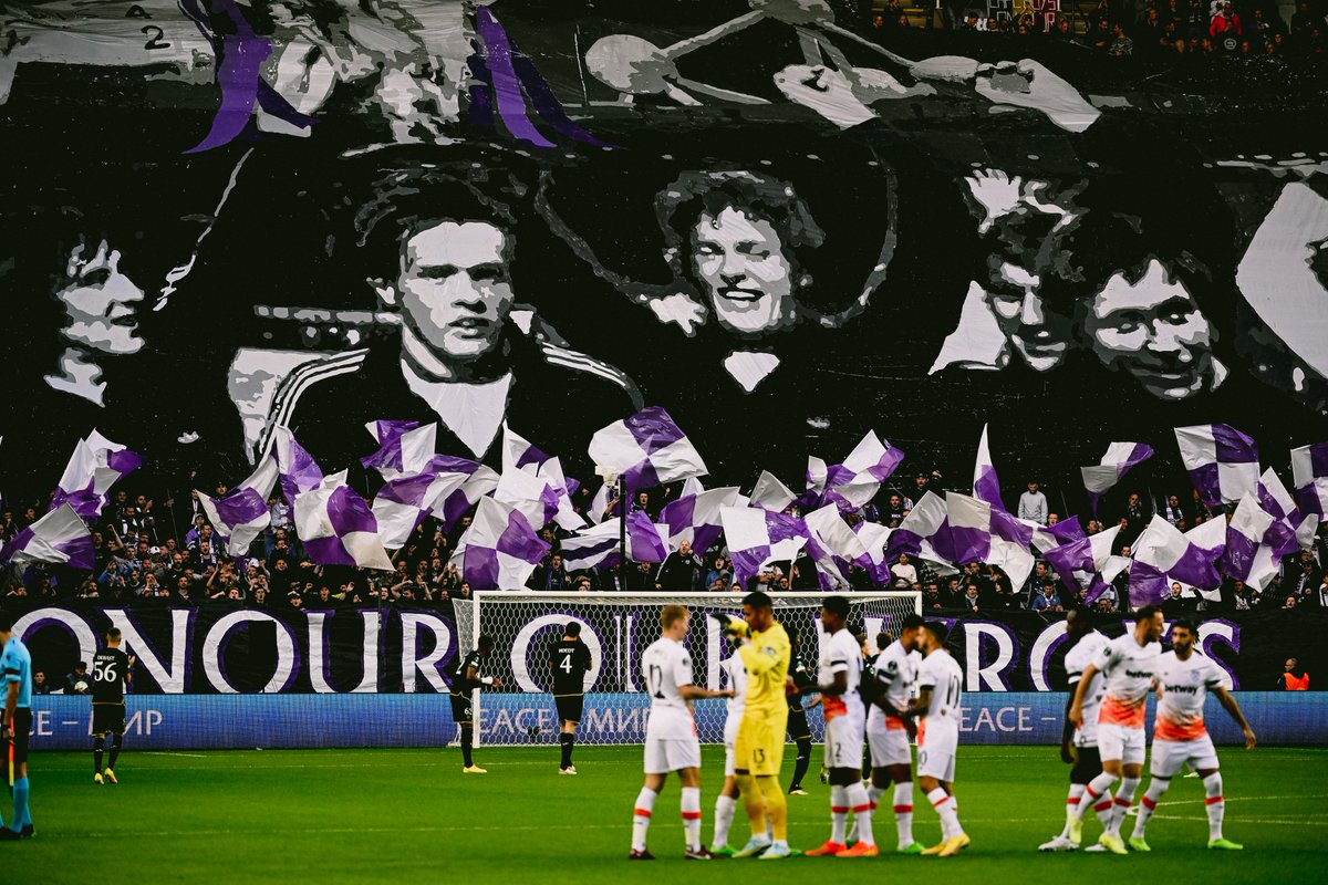rscanderlecht's tweet photo. Heroes. 🟣⚪ #ANDWHU https://t.co/RIP82oqkUV