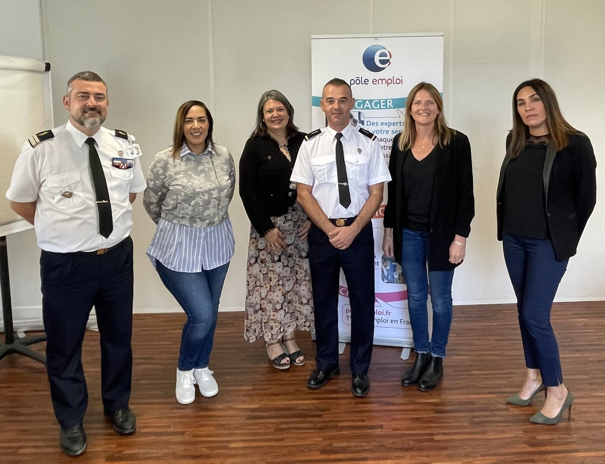 <a href="/pe_marseille14/">diego bonnardel</a> a eu le plaisir d’accueillir ce matin Nicolas Madrigal  et Benjamin Rolland  pour échanger autour du service militaire volontaire. Nous avons travaillé sur les projections 2023 sur les #formations  et #insertion  des jeunes. De beaux projets en perspective 👏