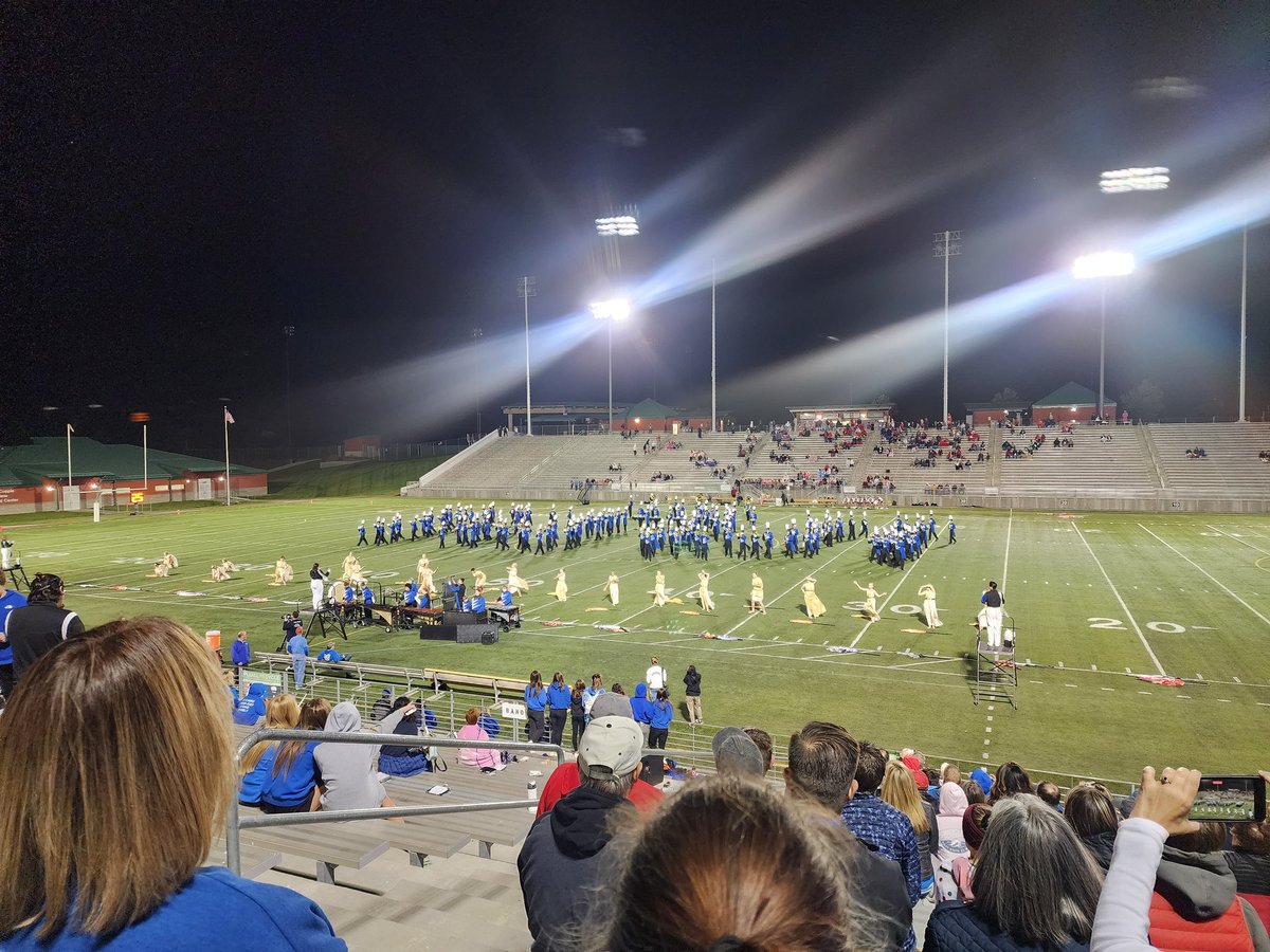 amccarter76's tweet photo. Worked in Columbus yesterday and made it home in time to watch this guy perform. 
Lincoln East Band looking good! https://t.co/1q5SBI4bPl