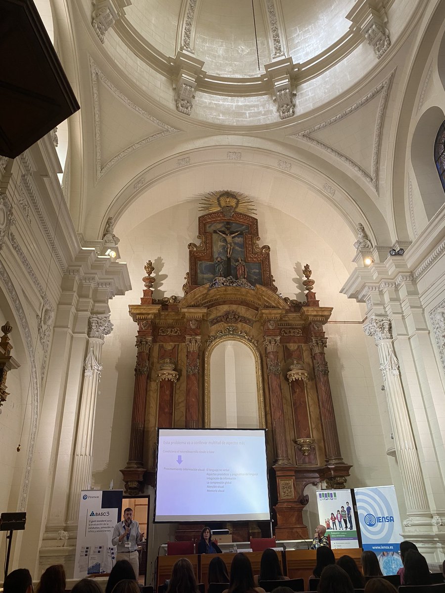 violetadiazal's tweet photo. Siempre es una suerte disfrutar y aprender de @AaronDelOlmo. Hoy en el XVIII Congreso Andaluz de Neuropsicología 🧠 https://t.co/cHLU7zW8A0