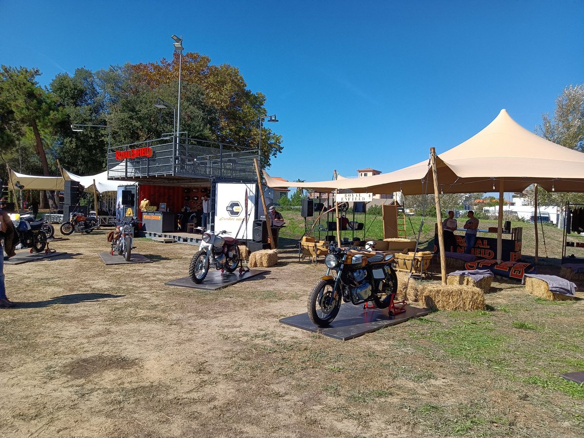 moonshinerITA's tweet photo. Wheels & Waves Italia
#RoyalEnfield
#WheelsnWaves https://t.co/nUKQSicxJy