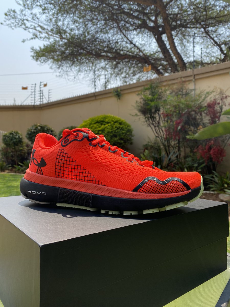 T_Mailwane's tweet photo. There is a heatwave and I know why 🔥🔥🔥. These Infinite 4’s are bringing the heat. #UASquad #TheOnlyWayIsThrough @underarmourza @UnderArmour https://t.co/7WszXdEVo8
