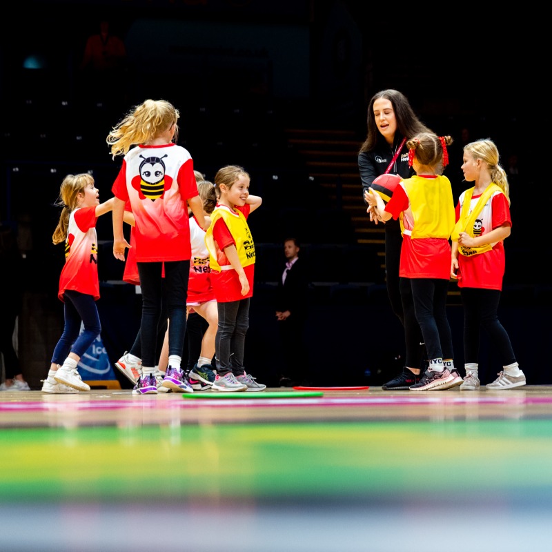 EnglandNetball's tweet photo. Simply BEE-rilliant 🥹

An extraordinary experience for our Bingham NC and Nottingham City NC Bee Netballers who put on a fantastic showcase and acted as mascots at the @nottinghamarena ✨

Find out more about our Bee Netball programme for children aged 5-9 👇