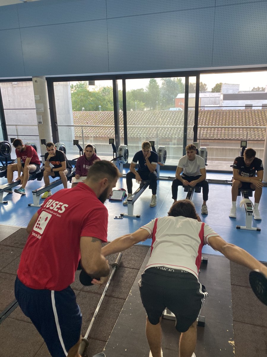 EUSES_Oficial's tweet photo. Hem realitzat un segon dia de pràctica a les instal·lacions del Club Nàutic Amposta on hem desenvolupat la tècnica d'exercicis monoarticulars amb el professor de Noves Tendències, Dídac Carles.💪
#CampusTE #CAFE https://t.co/XUjx80HEgj