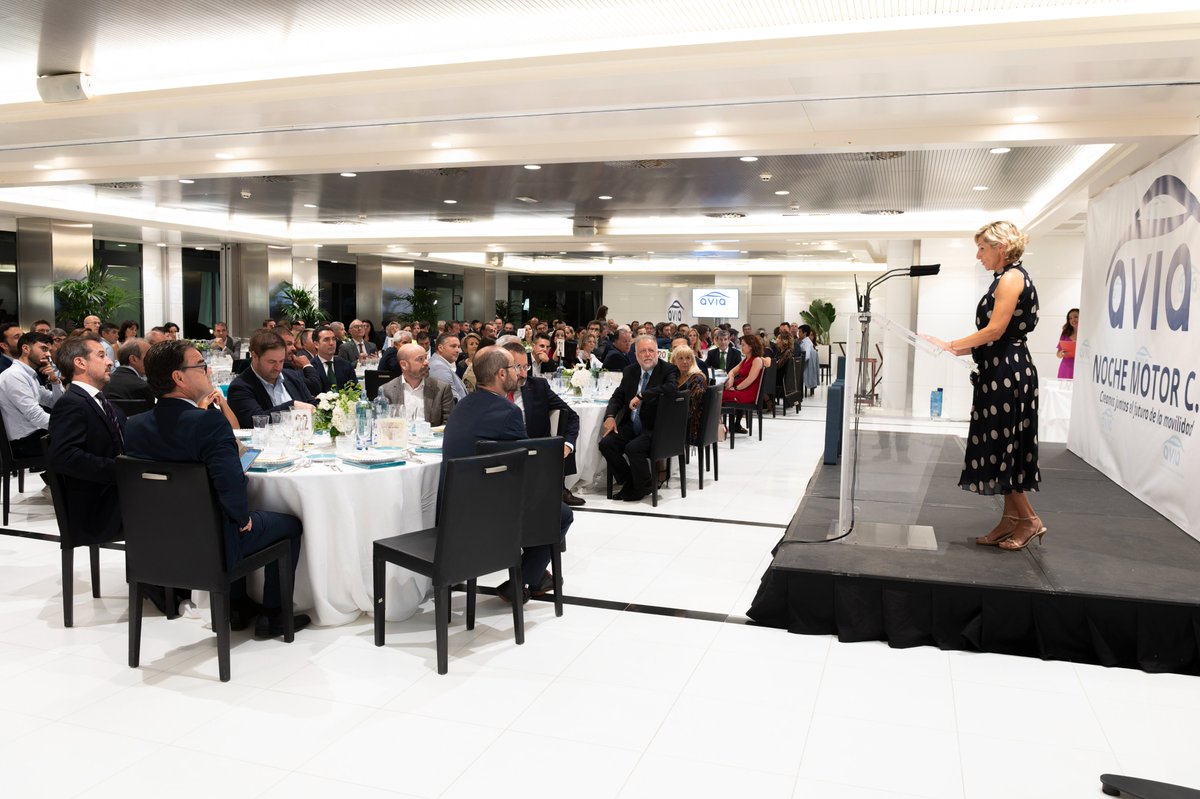 Avia_automocion's tweet photo. 😃Cerca de 200 personas del sector de #automoción y #movilidad, con la presencia destacada de @FordSpain @VW_es @gestamp @Antolin_Oficial @AutolivInc @fsegurahervas @edinnglobal @tlsi @AktrionGroup @AppiAlmussafes @MAHLE_Group @Faurecia @instantlinksrl @LearCorporation @MESbook_ https://t.co/EbDidnZyZM