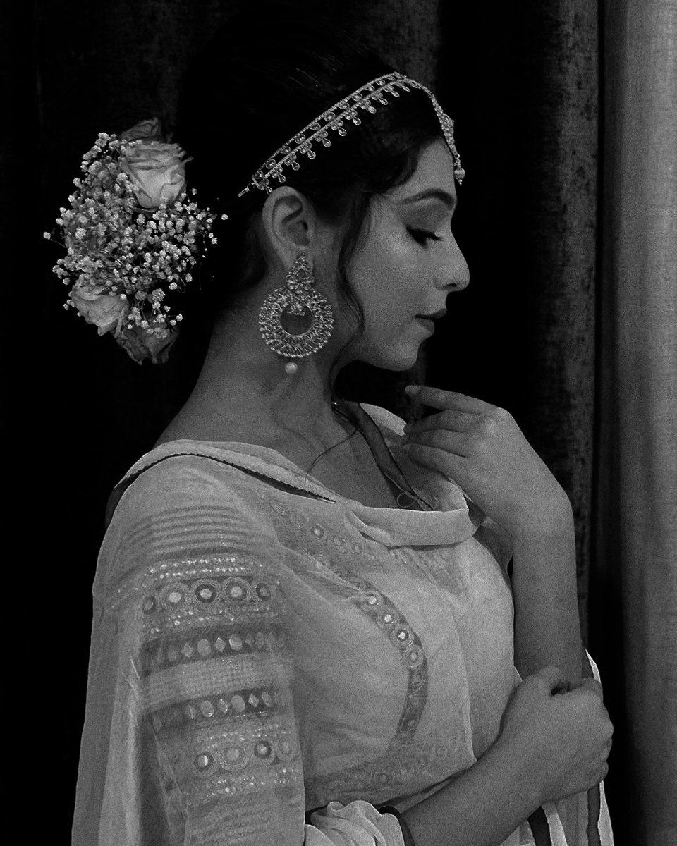 mannkaranjhan's tweet photo. chaudhvin ka chaand ho 🌙✨ https://t.co/SA9cVhF3qq