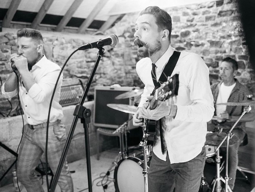 The Pickwick Inn & Oliver’s Restaurant tweet media