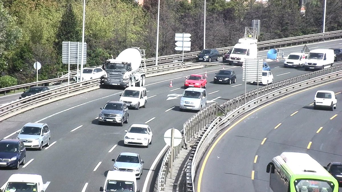 🛠️ Kamioi baten #Matxura #N637 Km 9 #Barakaldo-n  Kantabriako norantzan
🚗🚙🚚 …