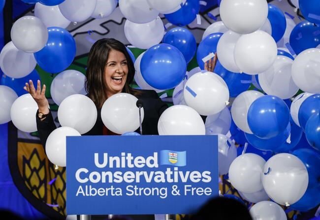 Webber4Confed's tweet image. On behalf of the federal Alberta Conservative Caucus, I would like to congratulate Danielle Smith @ABDanielleSmith   on her victory last night.  We look forward to working with her and her team for the benefit of all Albertans. @Alberta_UCP #cdnpoli @CPC_HQ