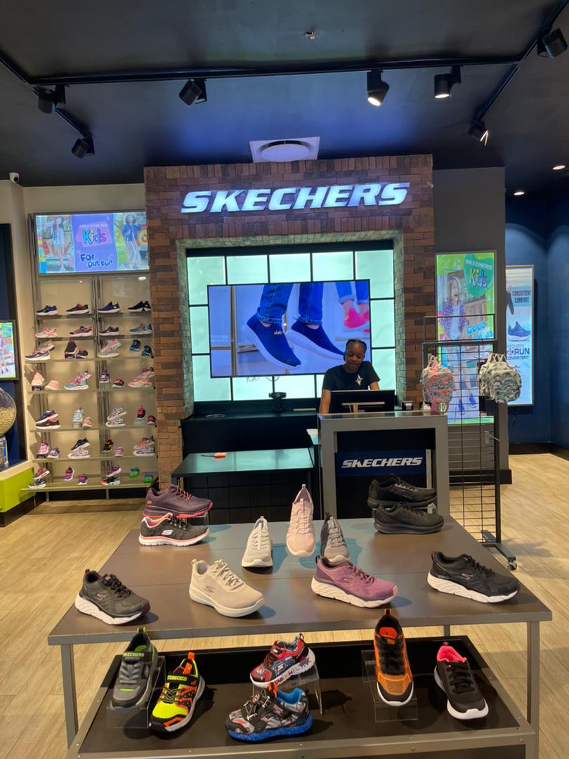 Haas_Szn's tweet photo. Wow, see the Skechers, Adidas & Havaianas shoes, check them out😍
You can also get items when you walk in any @ShopTheBcode Stores or shop online via https://t.co/nWOdT93lLL.
Quality tells when you bank with Reebok items.
#bCODEStoreLaunch
#bCODELifeIsNotASpectatorSport https://t.co/j07Fj2tgaL