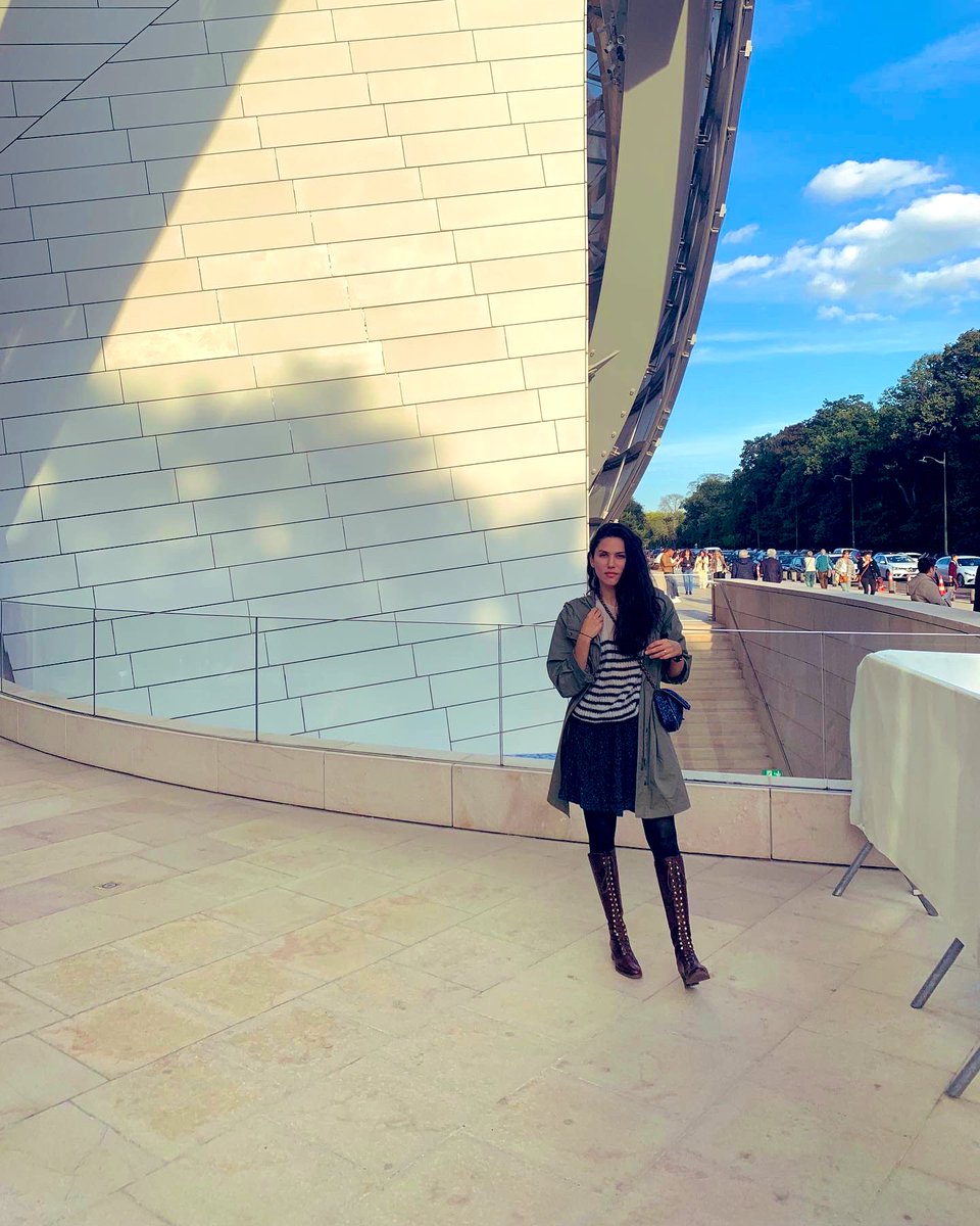 EsmailiCamelia's tweet photo. Opening Exhibition at #JoanMonet curated by Suzanne Page @FondationLV, a dialogue between one revered synesthete with her vivid paintbrushes and one iconic colorist with its ever calm and serene mood✨

#fondationlouisvuitton #artexhibit #joanmitchell #jeanmonet #parisexhibit https://t.co/7w2LWvz4xc