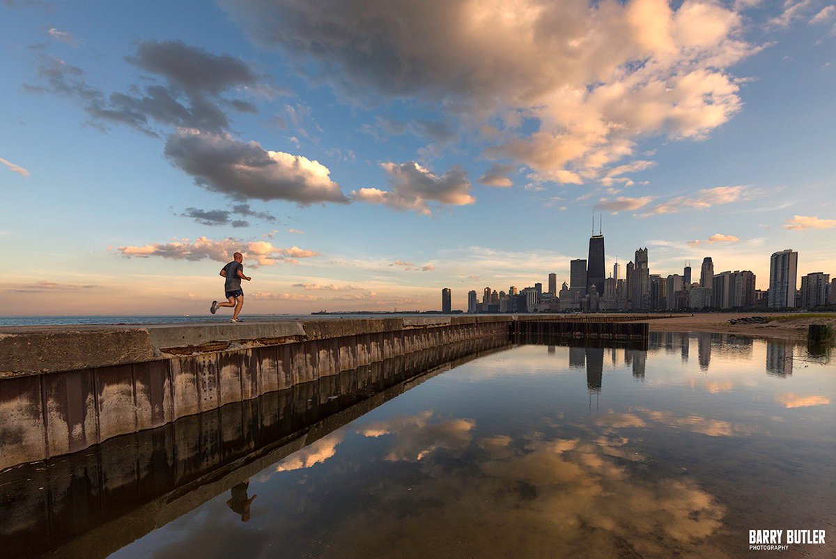 barrybutler9's tweet photo. This weekend is the Chicago Marathon.  Good luck to all the runners.   Looks like good temps forecasted for all involved.  #chicago https://t.co/i1D5cycWQa