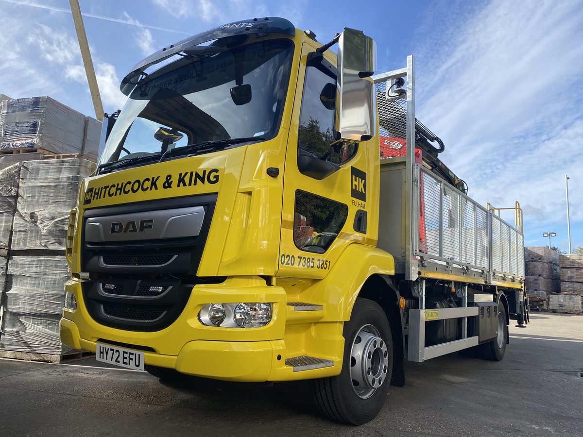 Translease's tweet photo. First new one of six for Hitchcock &amp; King. 👍🏻 @DAFTrucksUK https://t.co/OmRZlvxitj