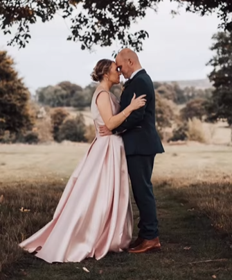 YorksWedding1's tweet photo. With 30,000 acres of rolling countryside at Bolton Abbey, you're sure to find the perfect spot for the perfect wedding photo. https://t.co/BOjyBT6o0y 
📷: thisisrichard_weddings https://t.co/Xwnsxw4GLs