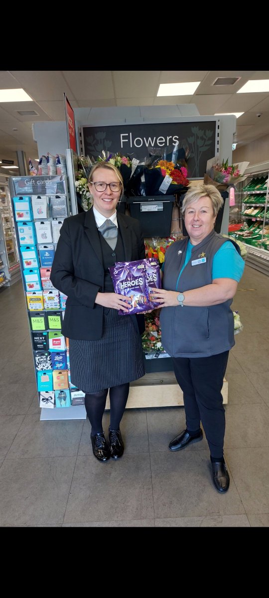 Helping Pamela from Erskine Coop funeral care make a difference in our community #ItsWhatWeDo #coopuk @Ker92605904John @LyndaCurrie4 @DavidEagleFD @Poody1976